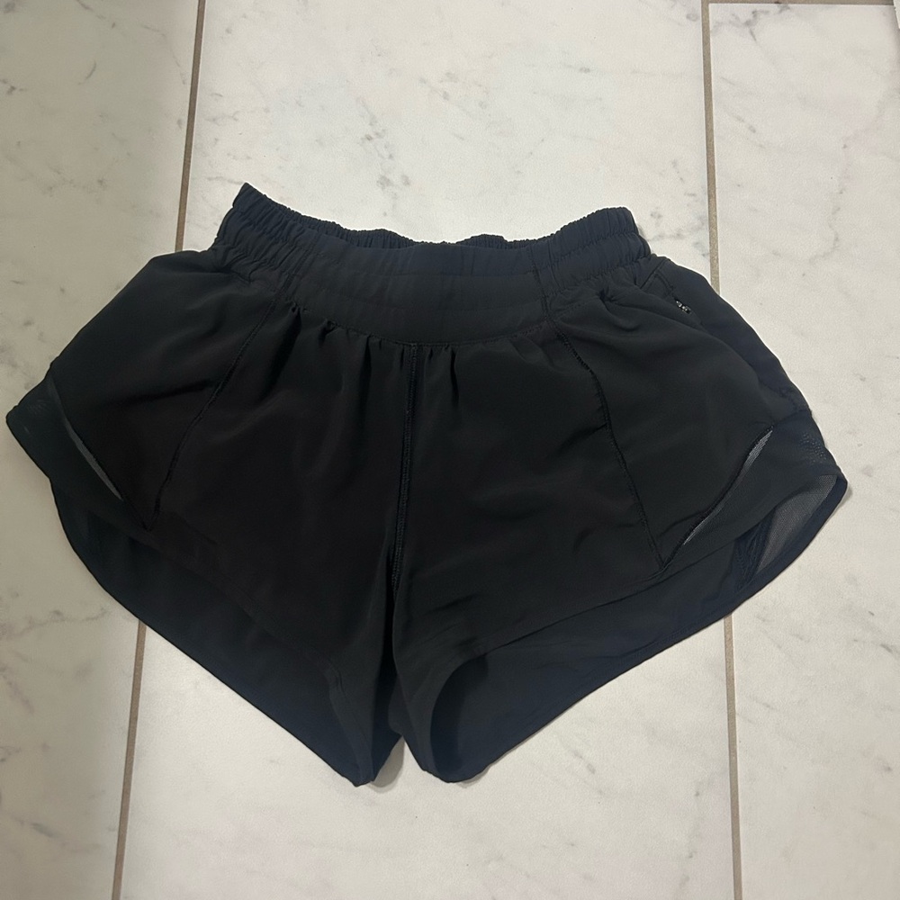 Lulu black size 2 hotty hot shorts